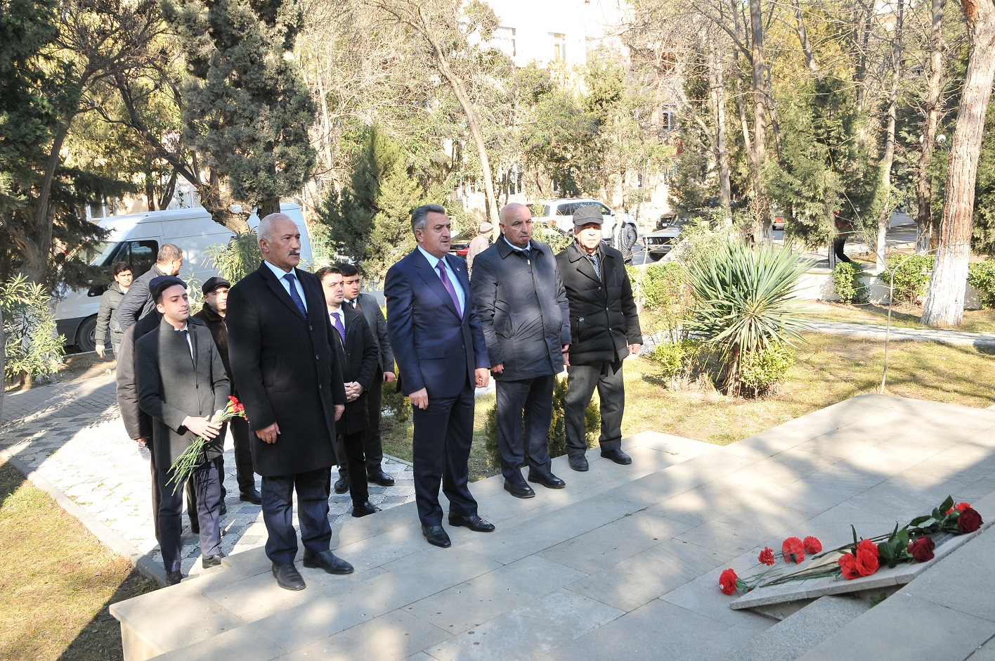 Abdin Fərzəliyev şəhidlərin məzarlarını ziyarət etdi - FOTOLAR