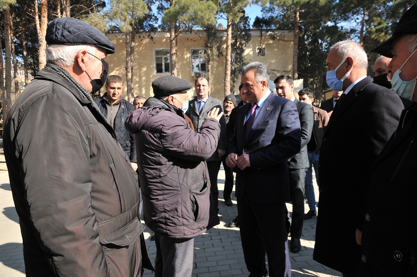 Abdin Fərzəliyev şəhidlərin məzarlarını ziyarət etdi - FOTOLAR